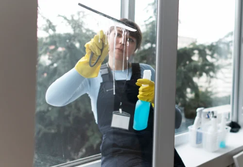 Nettoyage de vitres intérieures et extérieures à Saint-Pierre-Langers